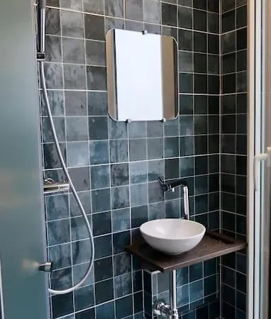 Elegant & Bright Close To Canal Saint-martin * Parigi